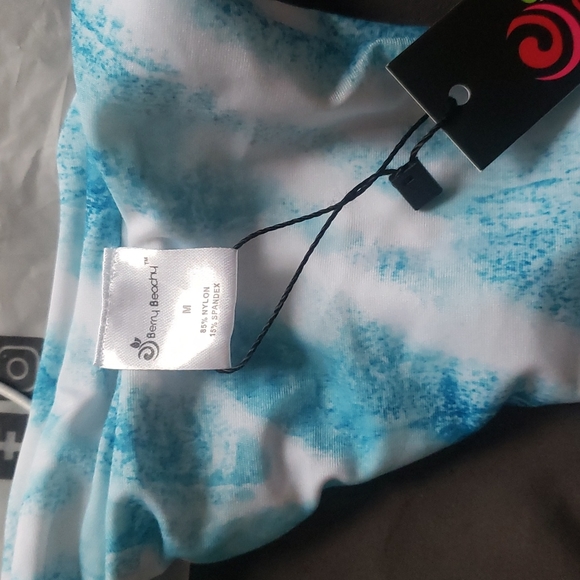 Berry Beachy Agua micro bow top and minimal bottom - Picture 10 of 11